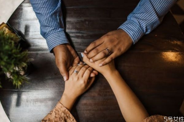 孩子多大離婚影響最小 離婚對孩子的傷害有多大 孩子多大離婚影響最小 離婚對孩子的傷害有多大