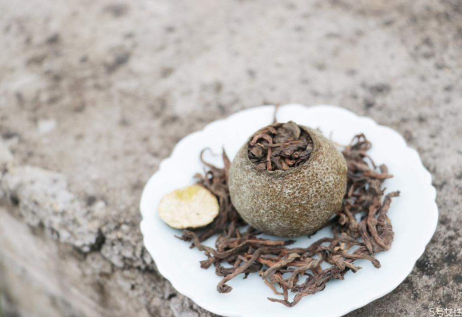 小青柑外面一層白色是發(fā)霉了嗎 小青柑長白霜原因 小青柑外面一層白色是發(fā)霉了嗎 小青柑長白霜原因