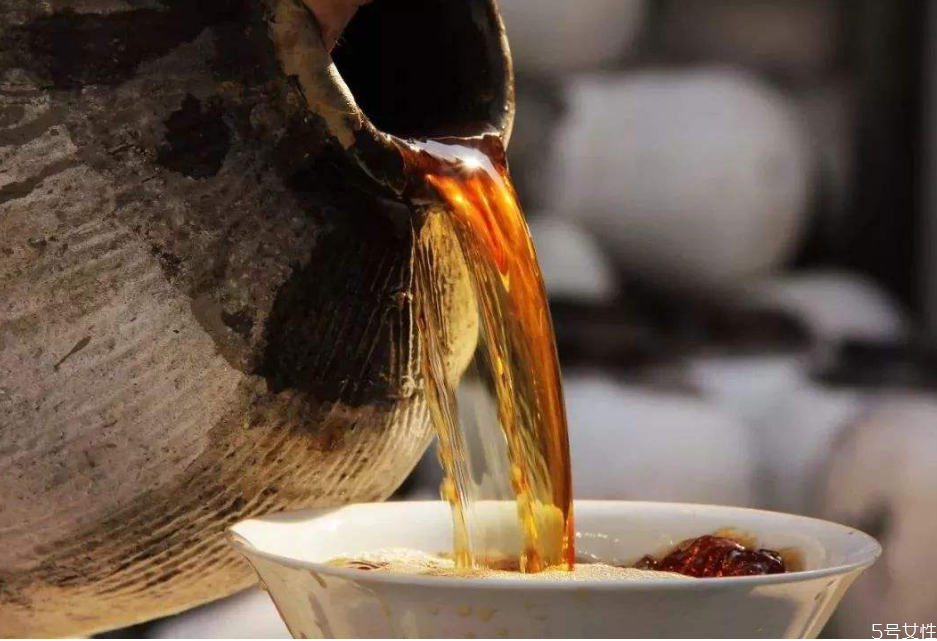 黃酒可以代替料酒去腥嗎 黃酒什么時(shí)候喝最好