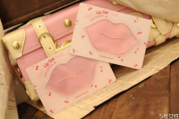 唇膜可以吃嗎 貼唇膜嘴巴疼怎么辦 唇膜可以吃嗎 貼唇膜嘴巴疼怎么辦