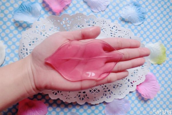 唇膜可以改變唇色嗎 唇膜每天可以用嗎 唇膜可以改變唇色嗎 唇膜每天可以用嗎