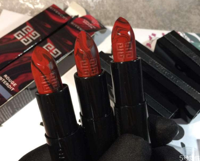 送紀梵?？诩t寓意 紀梵希相當于什么檔次