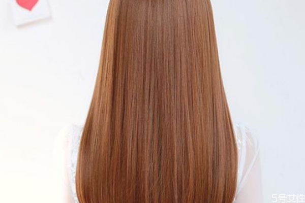 頭發(fā)干燥怎么護理才能柔順 頭發(fā)太干燥了怎么保養(yǎng) 頭發(fā)干燥怎么護理才能柔順 頭發(fā)太干燥了怎么保養(yǎng)
