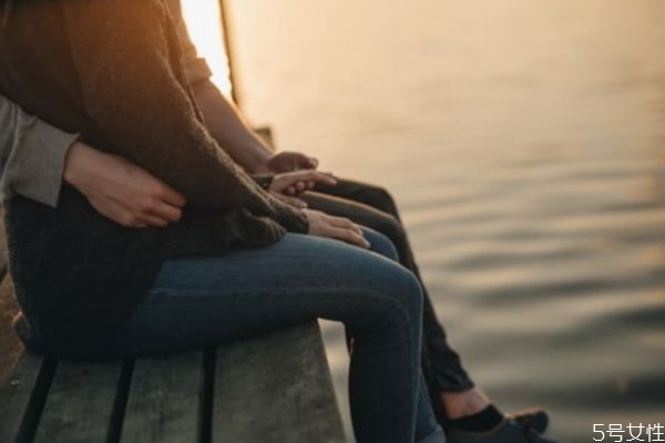 丈夫不愛妻子表現(xiàn) 一個(gè)男人對(duì)你狠心原因 丈夫不愛妻子表現(xiàn) 一個(gè)男人對(duì)你狠心原因