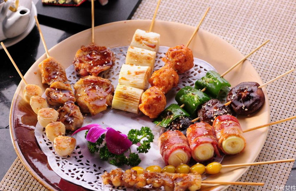 吃燒烤后吃什么不會(huì)長(zhǎng)胖 吃燒烤后喝酸奶會(huì)長(zhǎng)胖嗎 吃燒烤后吃什么不會(huì)長(zhǎng)胖 吃燒烤后喝酸奶會(huì)長(zhǎng)胖嗎