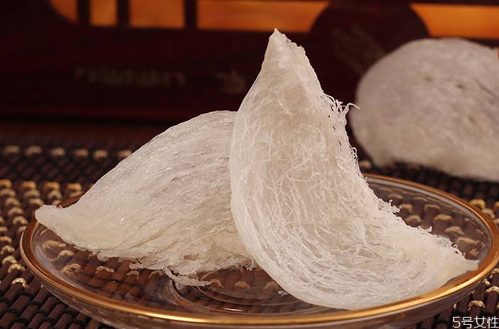 燉燕窩可以放蜂蜜嗎 蜂蜜燕窩的燉法 燉燕窩可以放蜂蜜嗎 蜂蜜燕窩的燉法