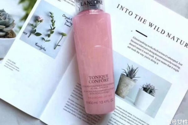 蘭蔻的大粉水用了要卸妝嗎 蘭蔻粉水和普通水有什么區(qū)別 蘭蔻的大粉水用了要卸妝嗎 蘭蔻粉水和普通水有什么區(qū)別