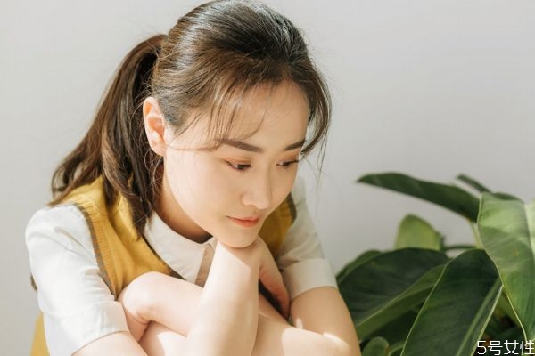 怎么試探她喜不喜歡你 女生愛(ài)上你的表現(xiàn)