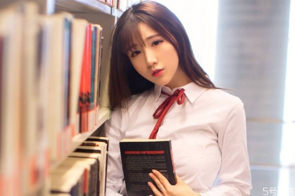 怎么試探她喜不喜歡你 女生愛(ài)上你的表現(xiàn)