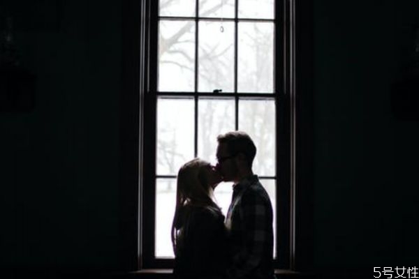 給男朋友生日驚喜策略 給男朋友制造驚喜大全 給男朋友生日驚喜策略 給男朋友制造驚喜大全