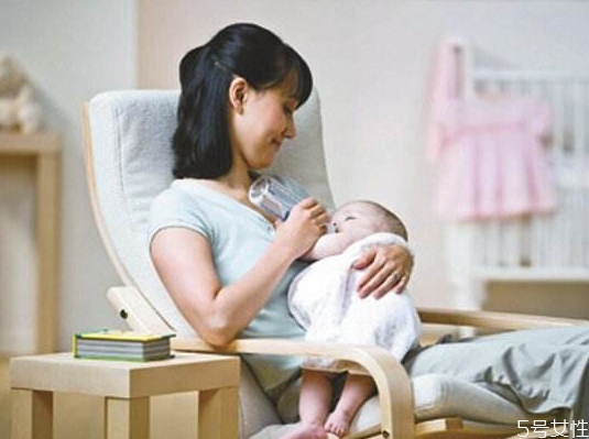 大小胸是怎么引起的 大小胸?cái)嗄毯髸?huì)恢復(fù)嗎 大小胸是怎么引起的 大小胸?cái)嗄毯髸?huì)恢復(fù)嗎