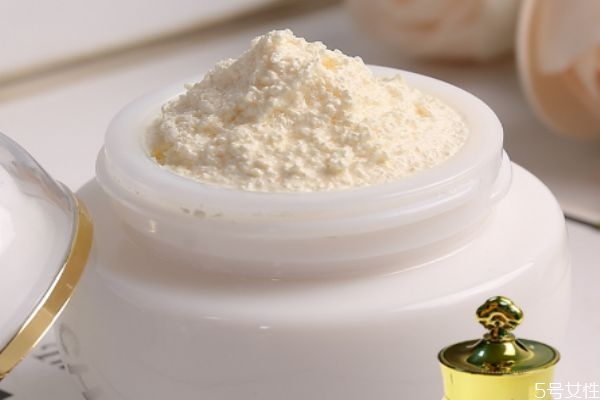 珍珠膏用了為什么變黑 珍珠膏用多久會美白 珍珠膏用了為什么變黑 珍珠膏用多久會美白