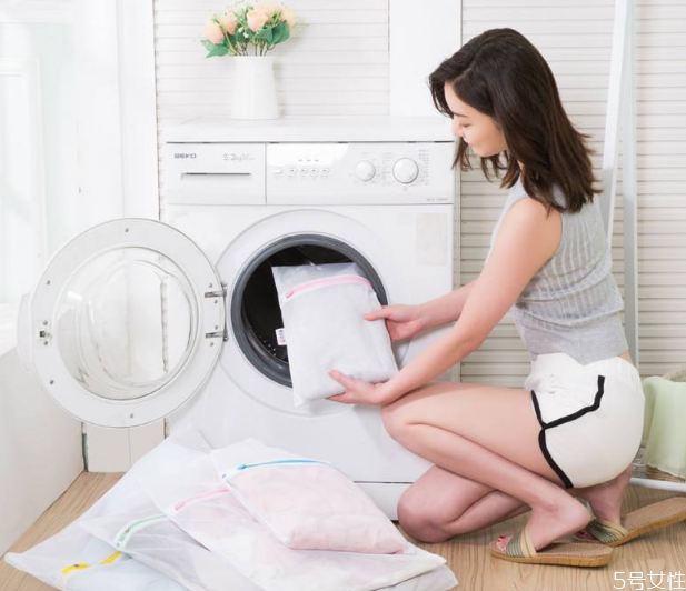 84會讓黑色衣服褪色嗎 84把黑色衣服洗褪色了如何恢復(fù) 84會讓黑色衣服褪色嗎 84把黑色衣服洗褪色了如何恢復(fù)