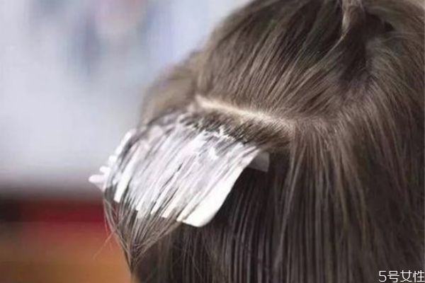 染發(fā)沒有漂會(huì)恢復(fù)黑色嗎 染發(fā)的用途 染發(fā)沒有漂會(huì)恢復(fù)黑色嗎 染發(fā)的用途