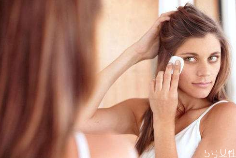 卸妝不干凈長(zhǎng)痘痘怎么辦 卸妝6大錯(cuò)誤觀念