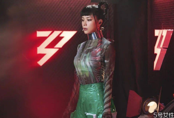 千禧辣妹風(fēng)卷土重來？千禧辣妹是什么風(fēng)格