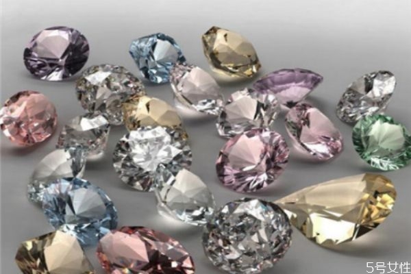 彩色鉆石和白鉆哪個(gè)更有收藏價(jià)值 彩鉆和白鉆哪個(gè)貴