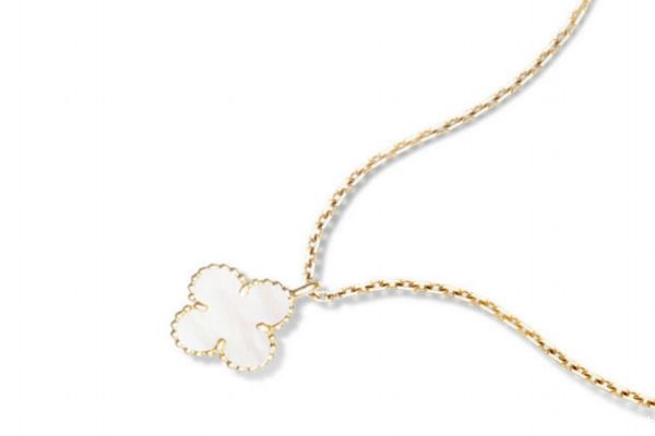 vca項(xiàng)鏈可以帶著洗澡嗎 香港哪里有梵克雅寶專(zhuān)柜