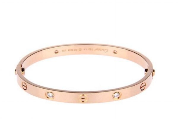 卡地亞手鐲什么顏色好看 卡地亞手鐲有鉆和無鉆哪個好