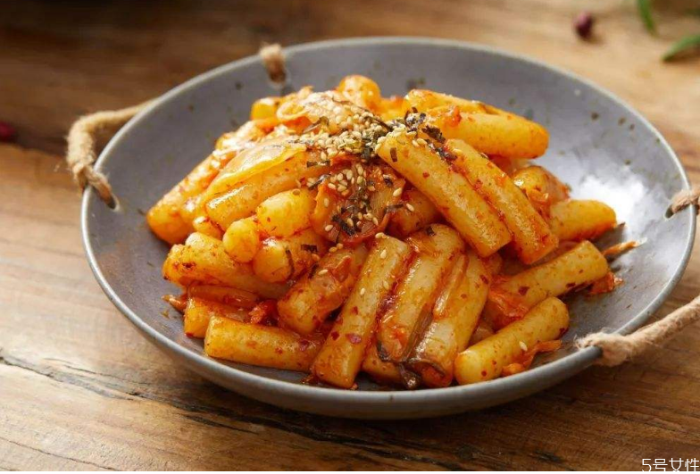 超市買的年糕需要泡嗎 超市買的年糕怎么做好吃 超市買的年糕需要泡嗎 超市買的年糕怎么做好吃