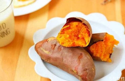 一個(gè)紅薯的熱量相當(dāng)于多少米飯 紅薯當(dāng)飯吃是增肥還是減肥 一個(gè)紅薯的熱量相當(dāng)于多少米飯 紅薯當(dāng)飯吃是增肥還是減肥