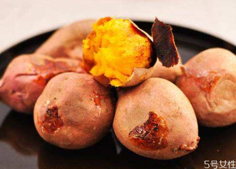 一個(gè)紅薯的熱量相當(dāng)于多少米飯 紅薯當(dāng)飯吃是增肥還是減肥 一個(gè)紅薯的熱量相當(dāng)于多少米飯 紅薯當(dāng)飯吃是增肥還是減肥