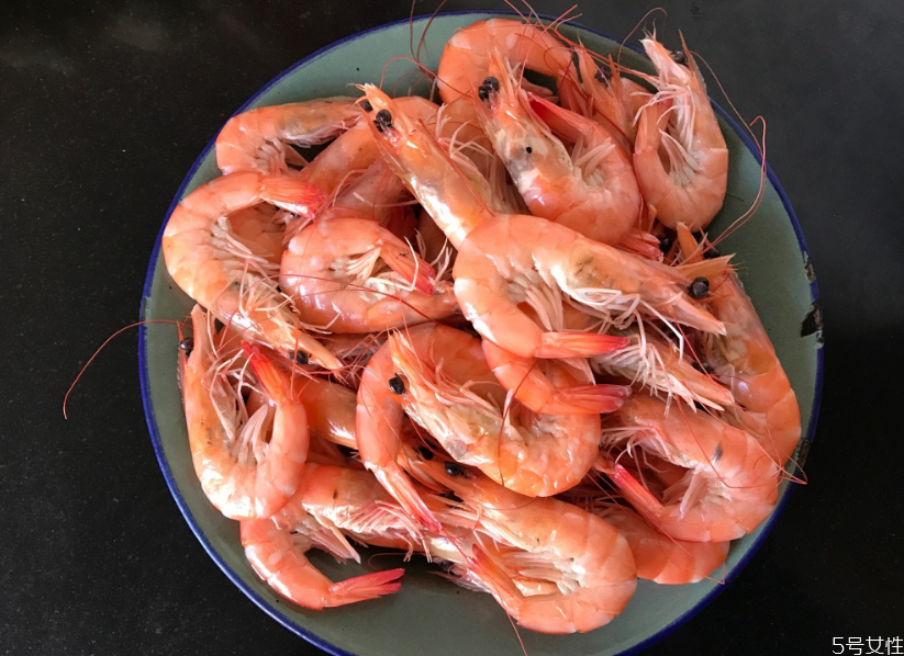 白灼基圍蝦要不要去蝦線 白灼基圍蝦要煮多久 白灼基圍蝦要不要去蝦線 白灼基圍蝦要煮多久