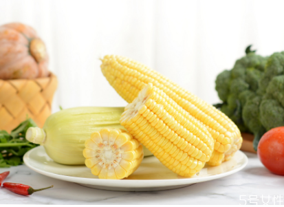 微波爐熱玉米幾分鐘 微波爐熱玉米會(huì)爆炸嗎 微波爐熱玉米幾分鐘 微波爐熱玉米會(huì)爆炸嗎