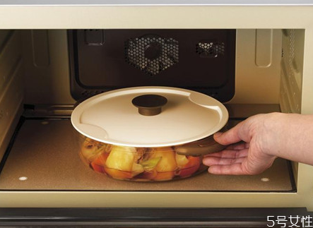 微波爐熱雞蛋為什么會(huì)爆炸 微波爐熱雞蛋如何不炸