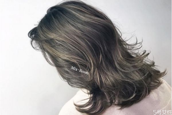 是不是染發(fā)當天不顯色 染發(fā)時間越久越顯色嗎 是不是染發(fā)當天不顯色 染發(fā)時間越久越顯色嗎