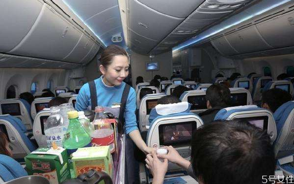 飛機上能帶熟食肉類嗎 飛機上哪些食品不能帶 飛機上能帶熟食肉類嗎 飛機上哪些食品不能帶