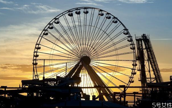 情侶圣誕節(jié)怎么過(guò) 最浪漫的圣誕約會(huì)地