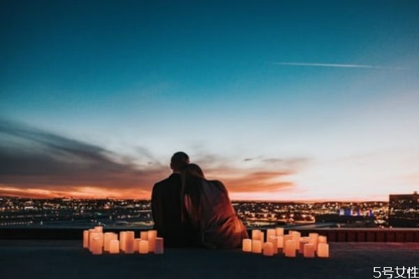 如何對(duì)付不給錢的老公 一談錢就跟你翻臉的男人 如何對(duì)付不給錢的老公 一談錢就跟你翻臉的男人