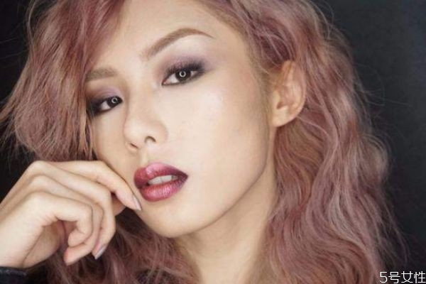 煙熏妝怎么畫才好看 單眼皮怎么畫煙熏妝好看 煙熏妝怎么畫才好看 單眼皮怎么畫煙熏妝好看