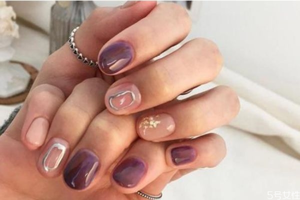 貼甲片的膠水怎么溶解 美甲沒(méi)有解膠劑怎么卸甲片