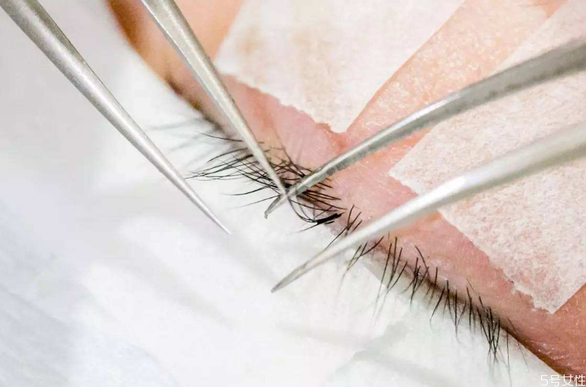 嫁接睫毛多久補(bǔ)第二次 嫁接睫毛什么時(shí)候補(bǔ) 嫁接睫毛多久補(bǔ)第二次 嫁接睫毛什么時(shí)候補(bǔ)