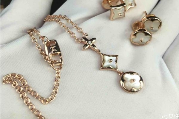 lv項鏈什么材質(zhì)做的 lv的項鏈為什么這么貴 lv項鏈什么材質(zhì)做的 lv的項鏈為什么這么貴