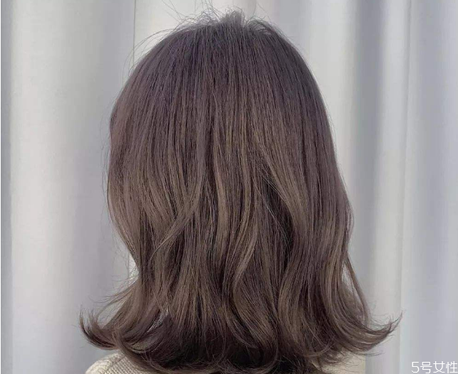 黑茶為什么染出來(lái)是黑色 黑茶色是什么樣的發(fā)色 黑茶為什么染出來(lái)是黑色 黑茶色是什么樣的發(fā)色