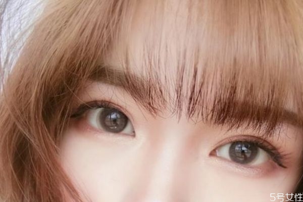 長期戴美瞳眼睛會(huì)怎樣 美瞳戴不進(jìn)去有什么好的辦法嗎