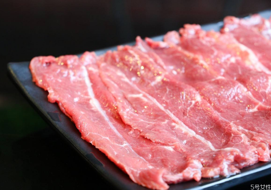 火鍋嫩牛肉是哪個(gè)部位 火鍋嫩牛肉的做法 火鍋嫩牛肉是哪個(gè)部位 火鍋嫩牛肉的做法
