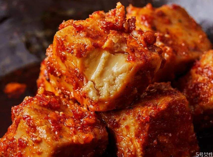 自己做的豆腐乳可以放多久 腐乳有酒味還能吃嗎 自己做的豆腐乳可以放多久 腐乳有酒味還能吃嗎