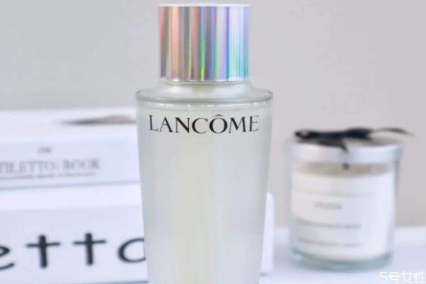 蘭蔻極光水適合冬天用嗎 蘭蔻極光水應(yīng)該與什么一起用 蘭蔻極光水適合冬天用嗎 蘭蔻極光水應(yīng)該與什么一起用