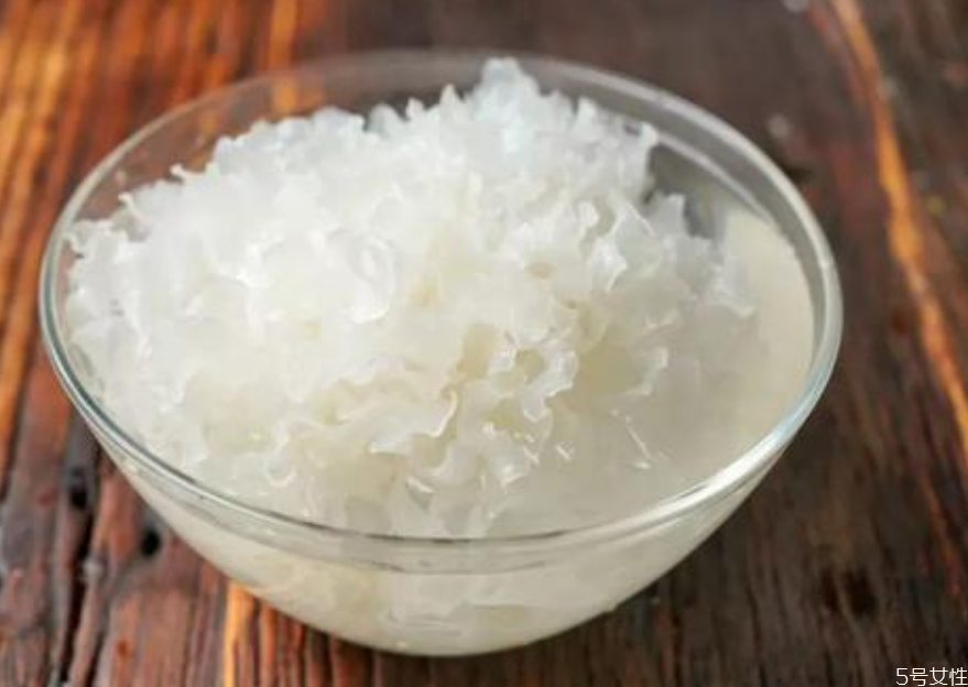 銀耳發(fā)苦會中毒嗎 吃銀耳拉肚子是怎么回事 銀耳發(fā)苦會中毒嗎 吃銀耳拉肚子是怎么回事