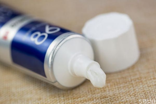 有什么美白牙膏比較好 有哪些好用的美白牙膏 有什么美白牙膏比較好 有哪些好用的美白牙膏