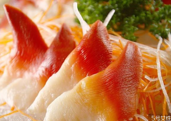 刺身為什么要放檸檬 刺身的檸檬怎么用 刺身為什么要放檸檬 刺身的檸檬怎么用