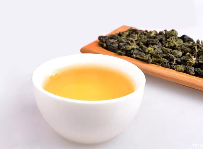 烏龍茶適合什么季節(jié)喝 烏龍茶哪些人不能喝 烏龍茶適合什么季節(jié)喝 烏龍茶哪些人不能喝