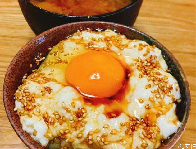 生蛋拌飯要用什么醬油 生雞蛋拌飯有危害嗎 生蛋拌飯要用什么醬油 生雞蛋拌飯有危害嗎