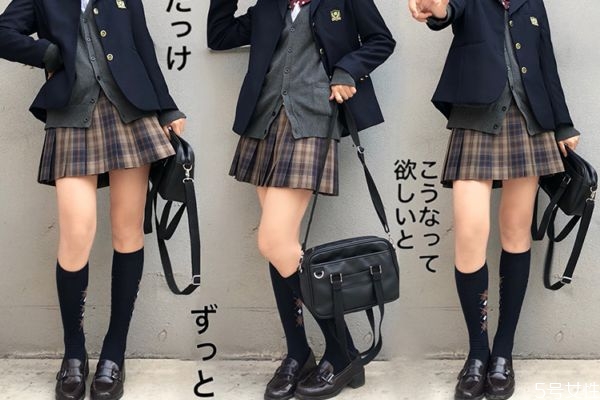 冬天百褶裙配什么外套 矮個(gè)子怎么穿搭百褶裙 冬天百褶裙配什么外套 矮個(gè)子怎么穿搭百褶裙