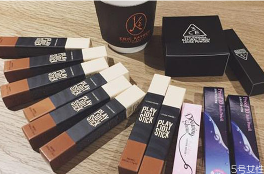 高光棒為什么涂不上 高光棒為什么沒(méi)有光澤 高光棒為什么涂不上 高光棒為什么沒(méi)有光澤