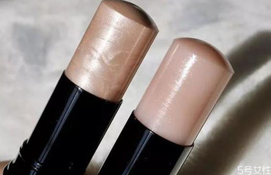 高光棒為什么涂不上 高光棒為什么沒(méi)有光澤 高光棒為什么涂不上 高光棒為什么沒(méi)有光澤